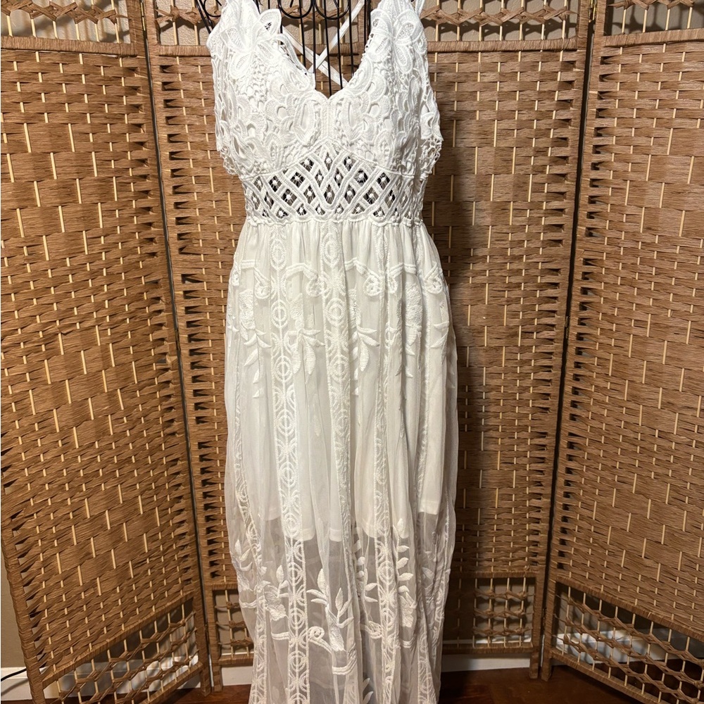 Elegant White Lace Dress